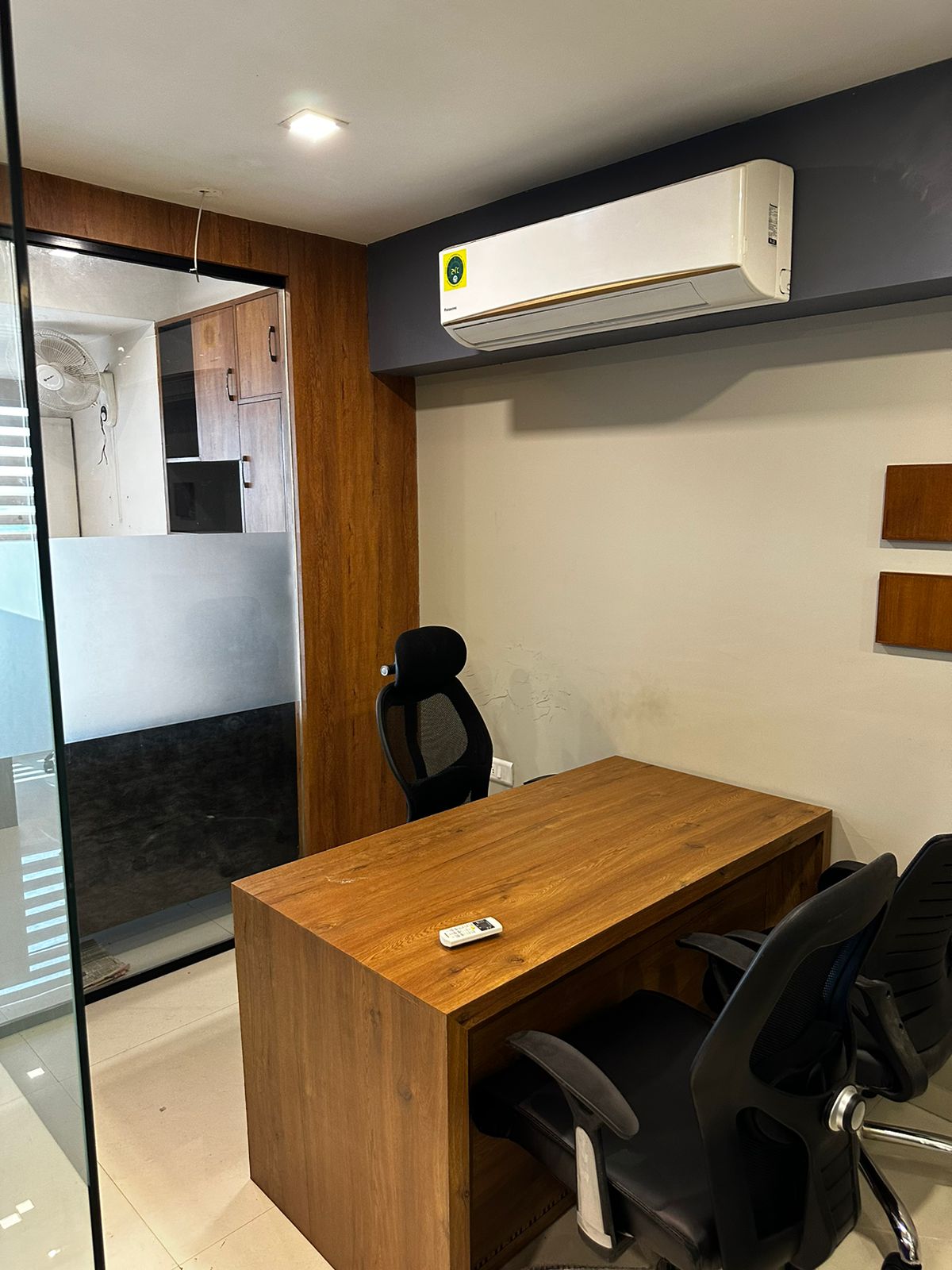 1016 Sq. Ft. Commercial Office for Rent in Thaltej Ahmedabad - Media 5