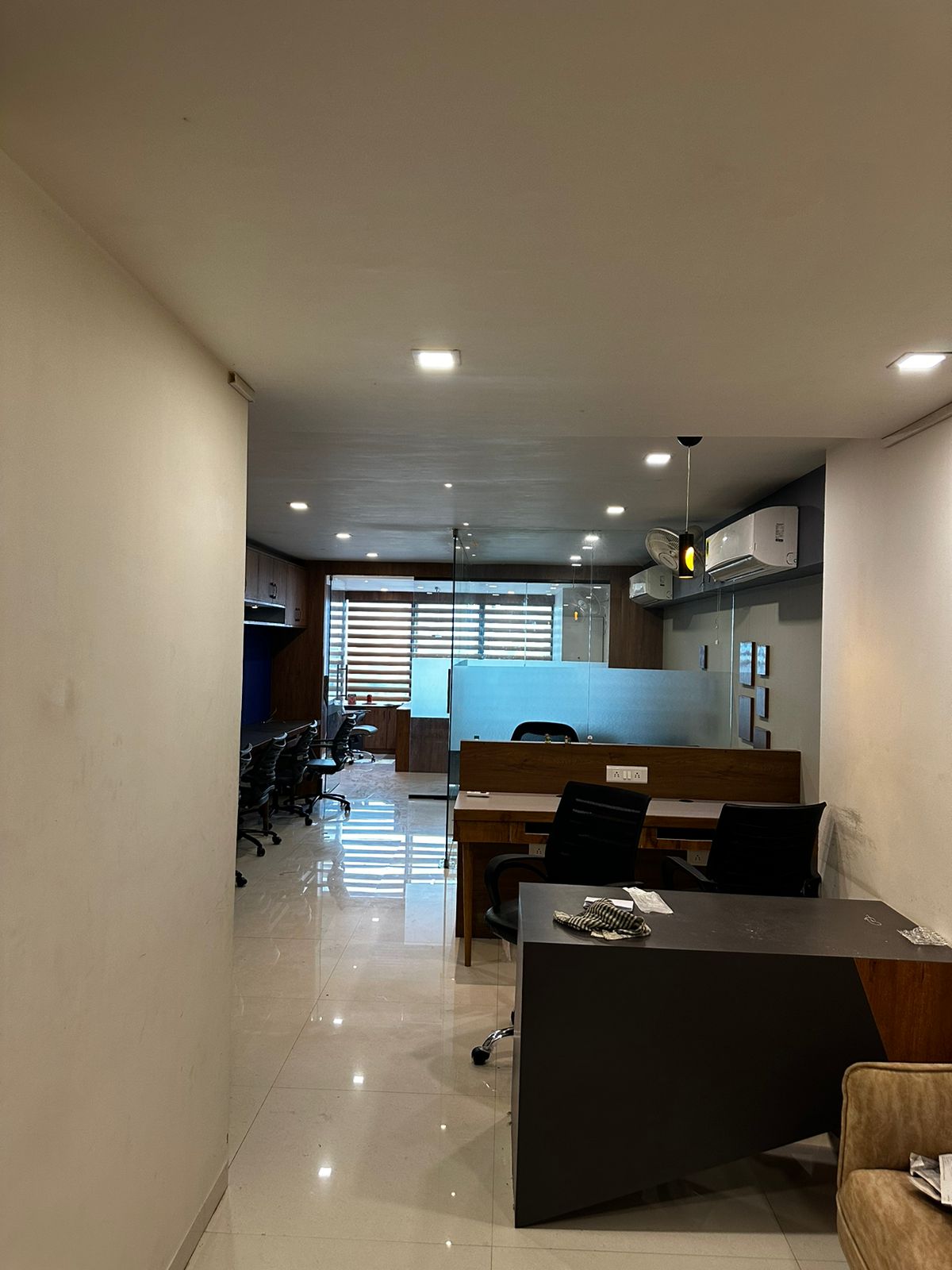 1016 Sq. Ft. Commercial Office for Rent in Thaltej Ahmedabad - Media 8