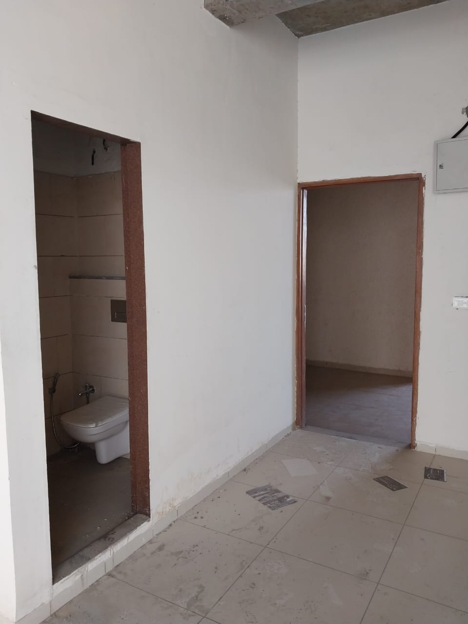 1405 Sq. Ft. Commercial Office for Rent in Thaltej Ahmedabad - Media 4