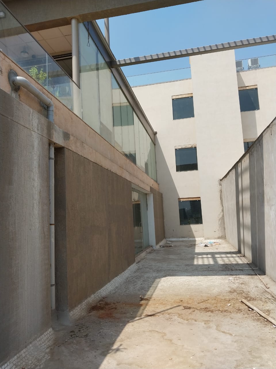 1405 Sq. Ft. Commercial Office for Rent in Thaltej Ahmedabad - Media 8