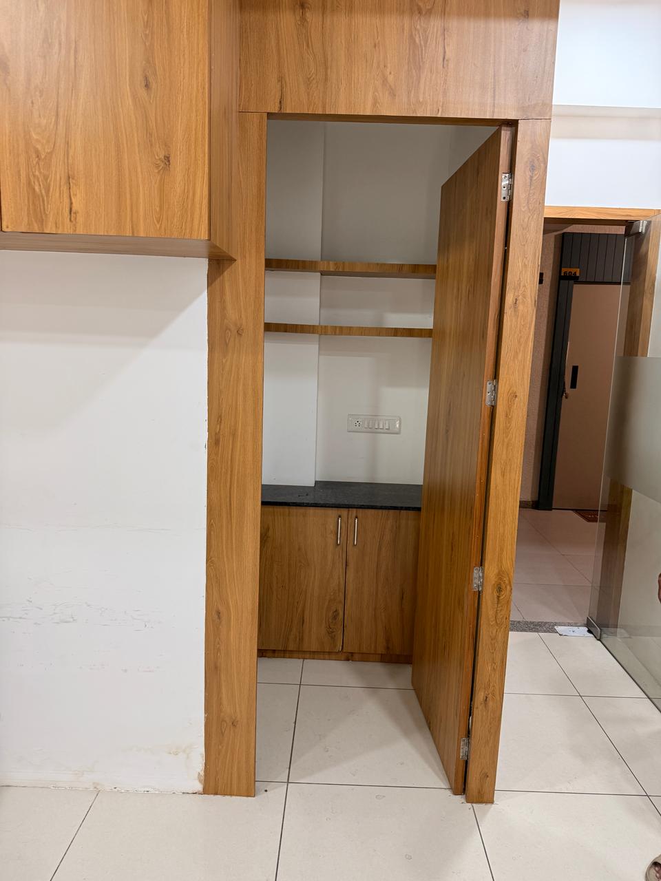 472 Sq. Ft. Commercial Office for Rent in Prahladnagar Ahmedabad - Media 7