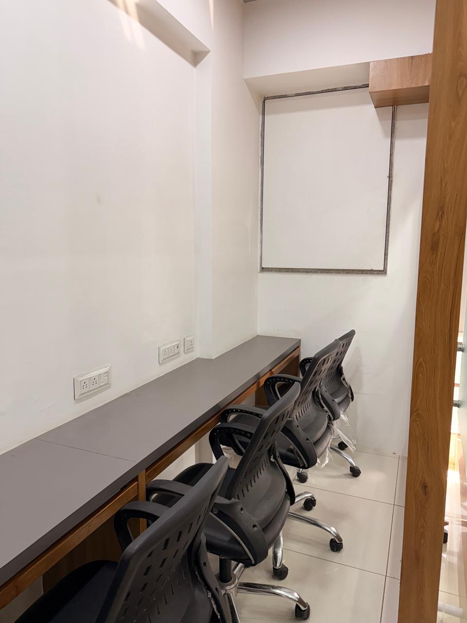 472 Sq. Ft. Commercial Office for Rent in Prahladnagar Ahmedabad - Media 9