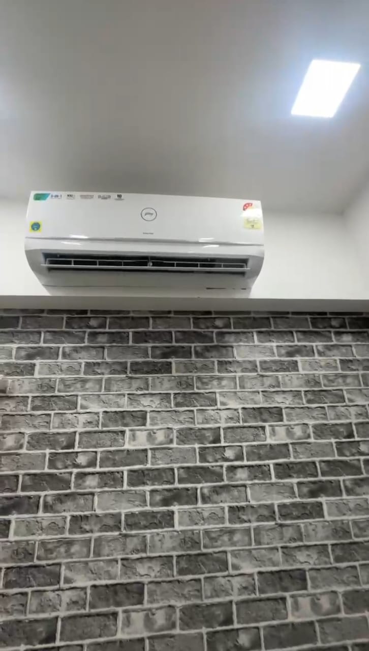 521 Sq. Ft. Commercial Office for Rent in Prahladnagar Ahmedabad - Media 6