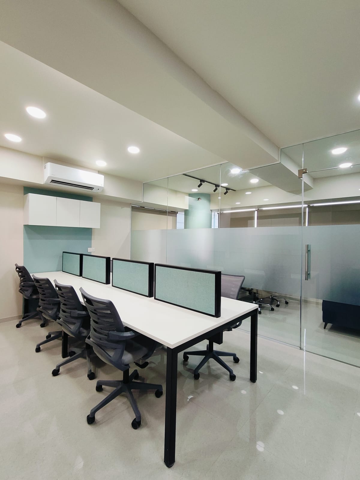 921 Sq. Ft. Commercial Office for Rent in Thaltej Ahmedabad - Media 19