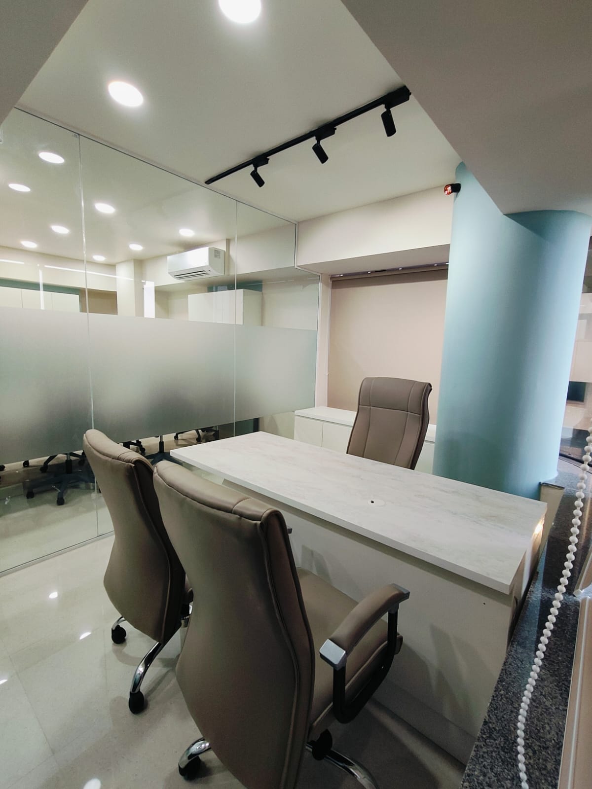 921 Sq. Ft. Commercial Office for Rent in Thaltej Ahmedabad - Media 16