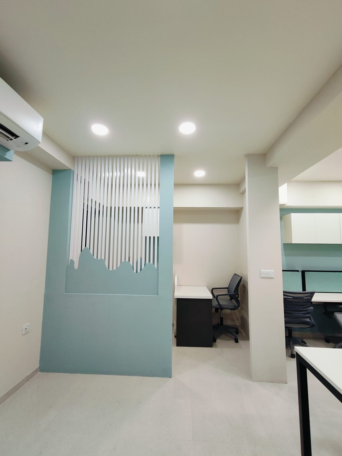 921 Sq. Ft. Commercial Office for Rent in Thaltej Ahmedabad - Media 12