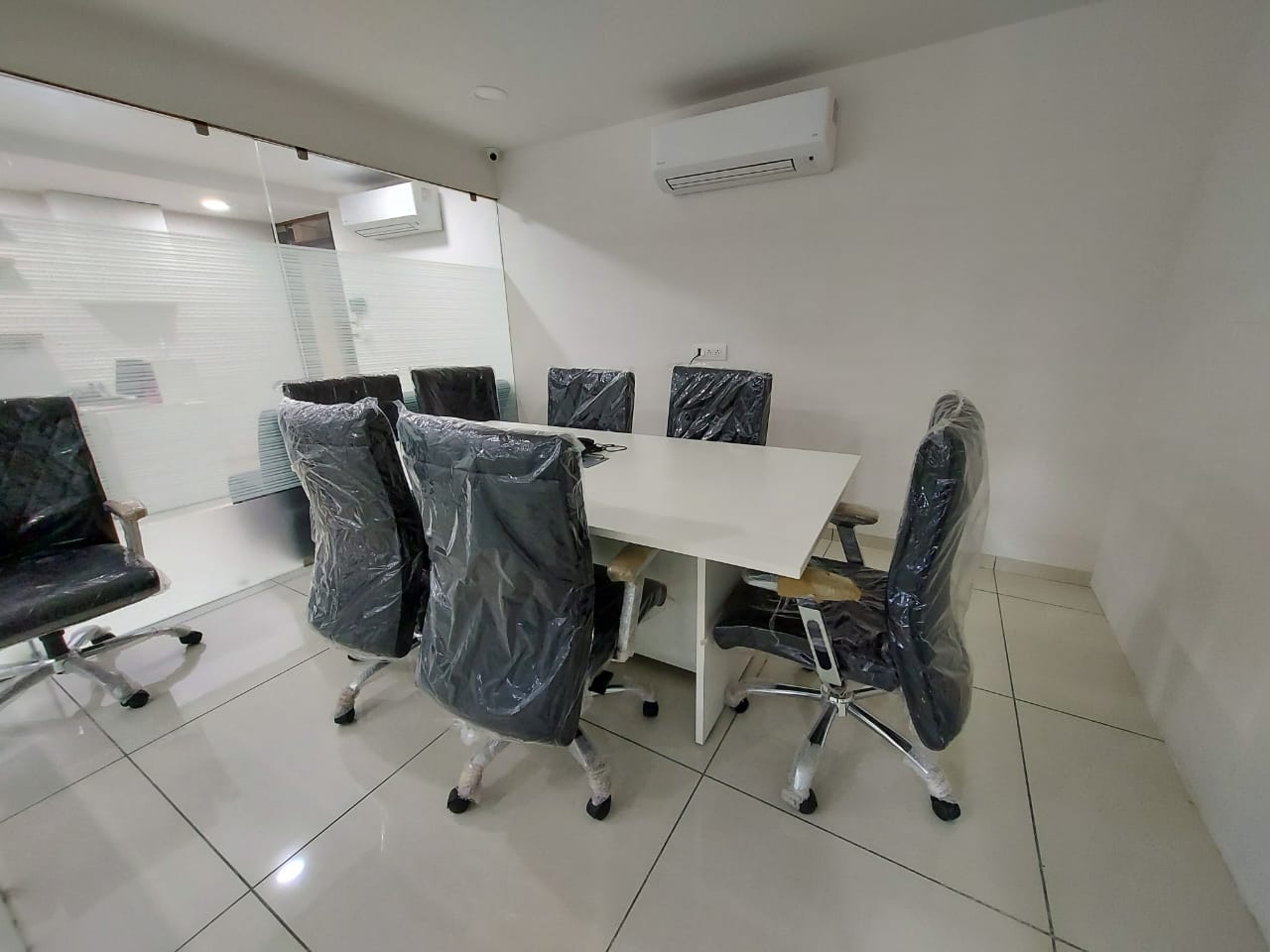1556 Sq. Ft. Commercial Office for Rent in Vastrapur Ahmedabad - Media 16