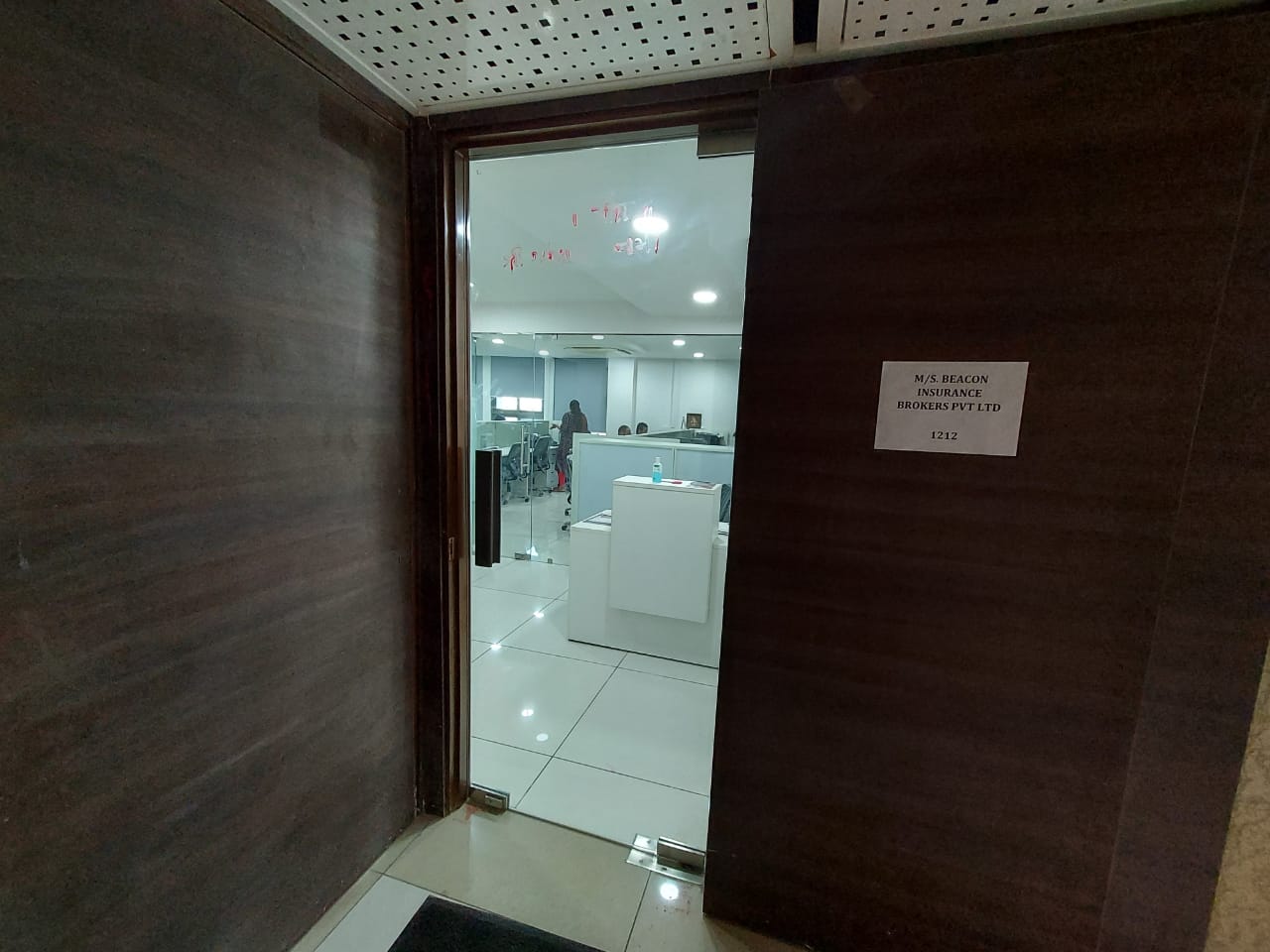 1556 Sq. Ft. Commercial Office for Rent in Vastrapur Ahmedabad - Media 8