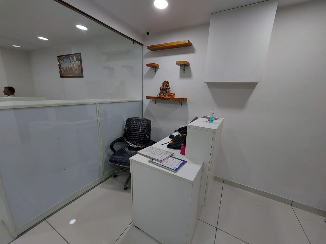 1556 Sq. Ft. Commercial Office for Rent in Vastrapur Ahmedabad - Media 7