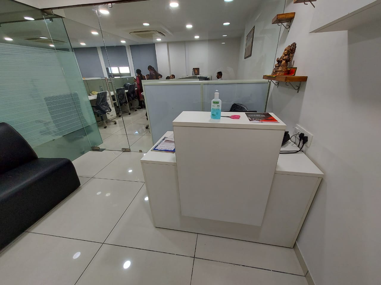 1556 Sq. Ft. Commercial Office for Rent in Vastrapur Ahmedabad - Media 3