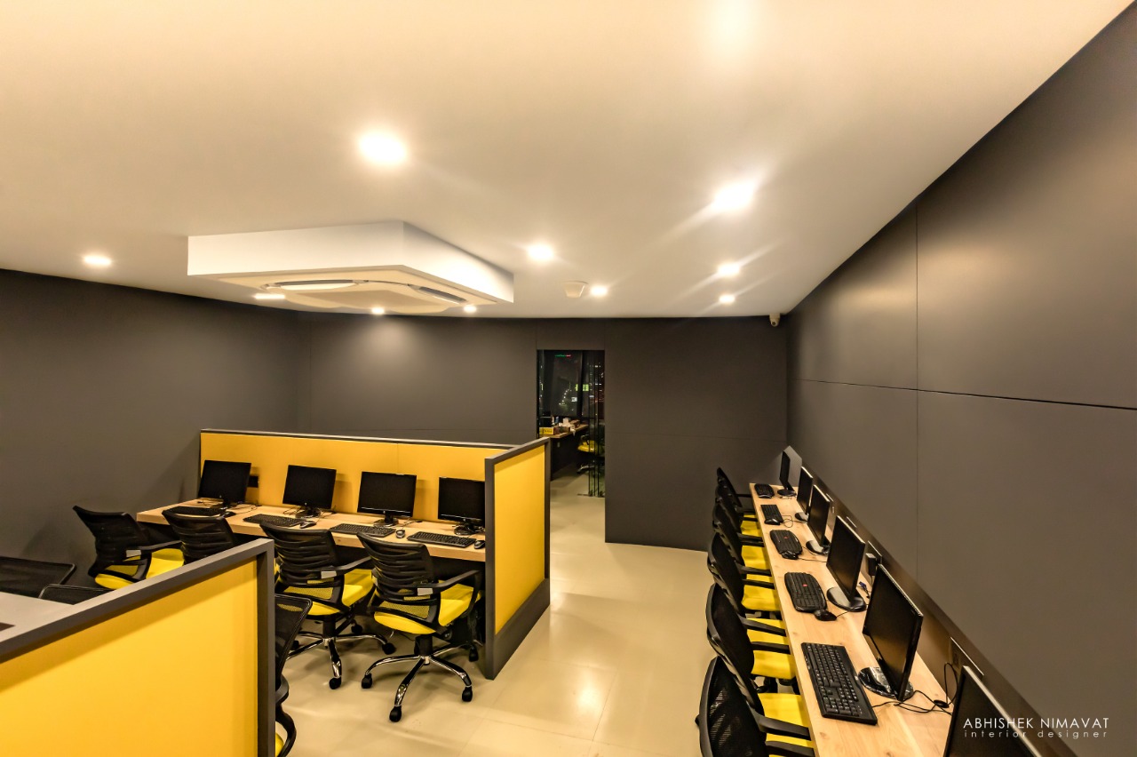 1255 Sq. Ft. Commercial Office for Rent in Iscon Ambli Road Ahmedabad - Media 15