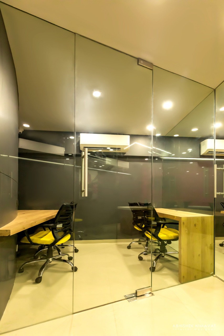 1255 Sq. Ft. Commercial Office for Rent in Iscon Ambli Road Ahmedabad - Media 2