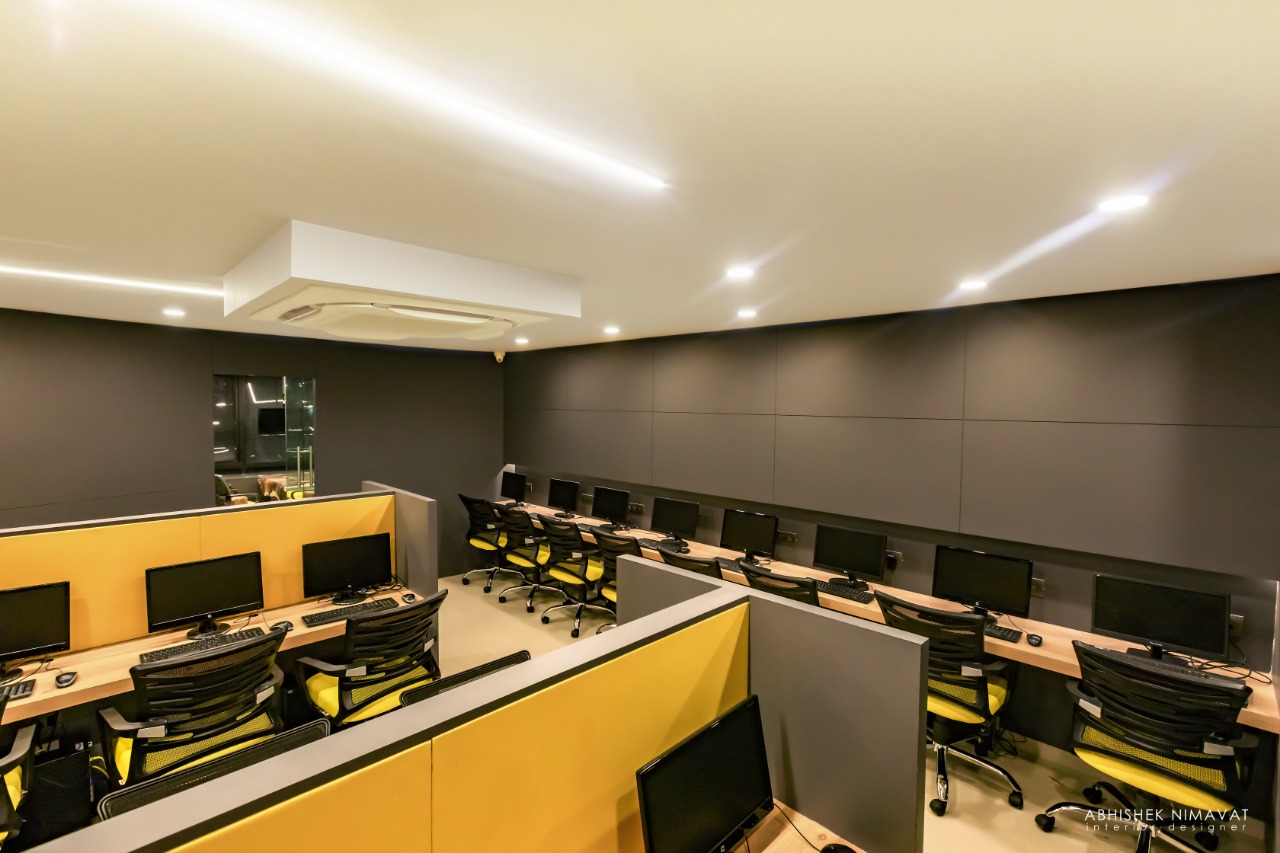 1255 Sq. Ft. Commercial Office for Rent in Iscon Ambli Road Ahmedabad - Media 4