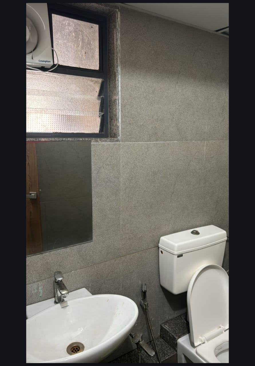 1660 Sq. Ft. Commercial Office for Rent in Jodhpur Ahmedabad - Media 9