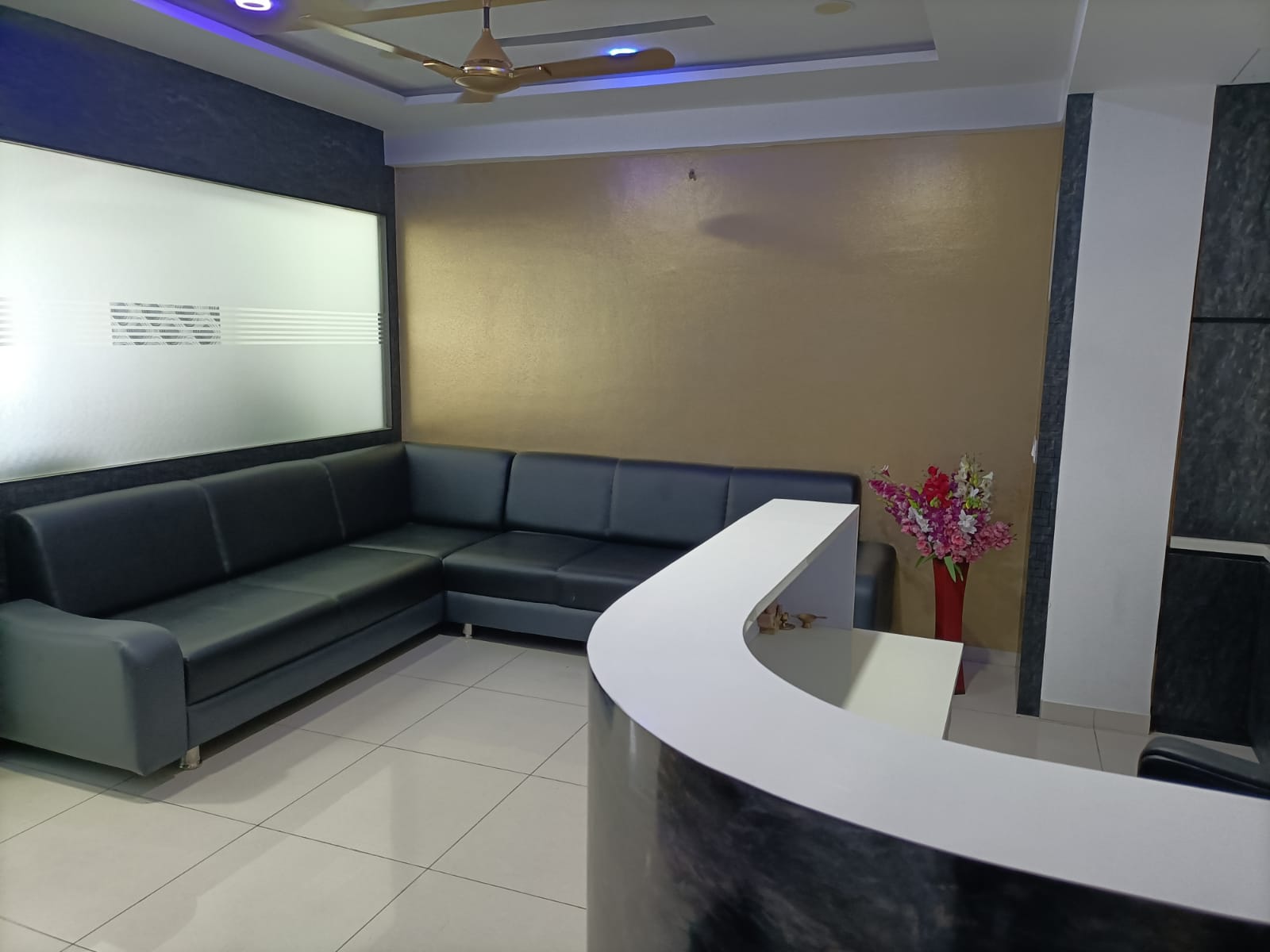 735 Sq. Ft. Commercial Office for Rent in Sg Highway Ahmedabad - Media 14