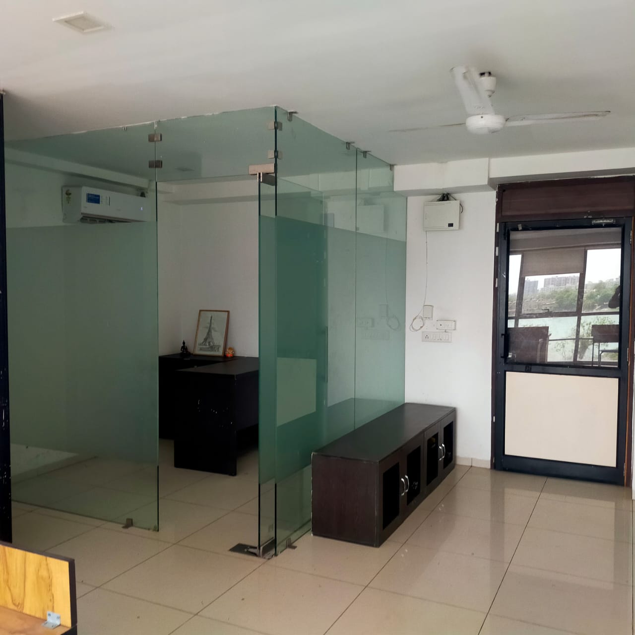685 Sq. Ft. Commercial Office for Rent in Sg Highway Ahmedabad - Media 7