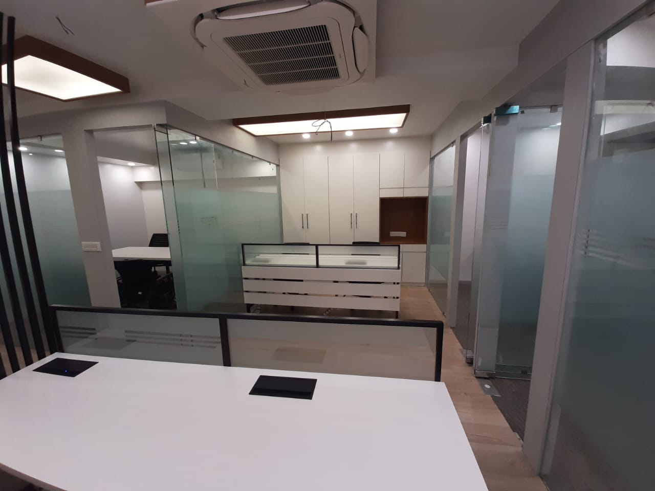1180 Sq. Ft. Commercial Office for Rent in Makarba Ahmedabad - Media 6