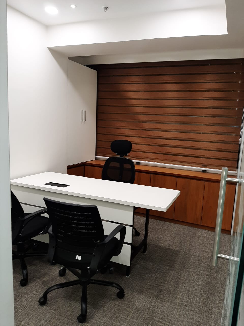 1180 Sq. Ft. Commercial Office for Rent in Makarba Ahmedabad - Media 9