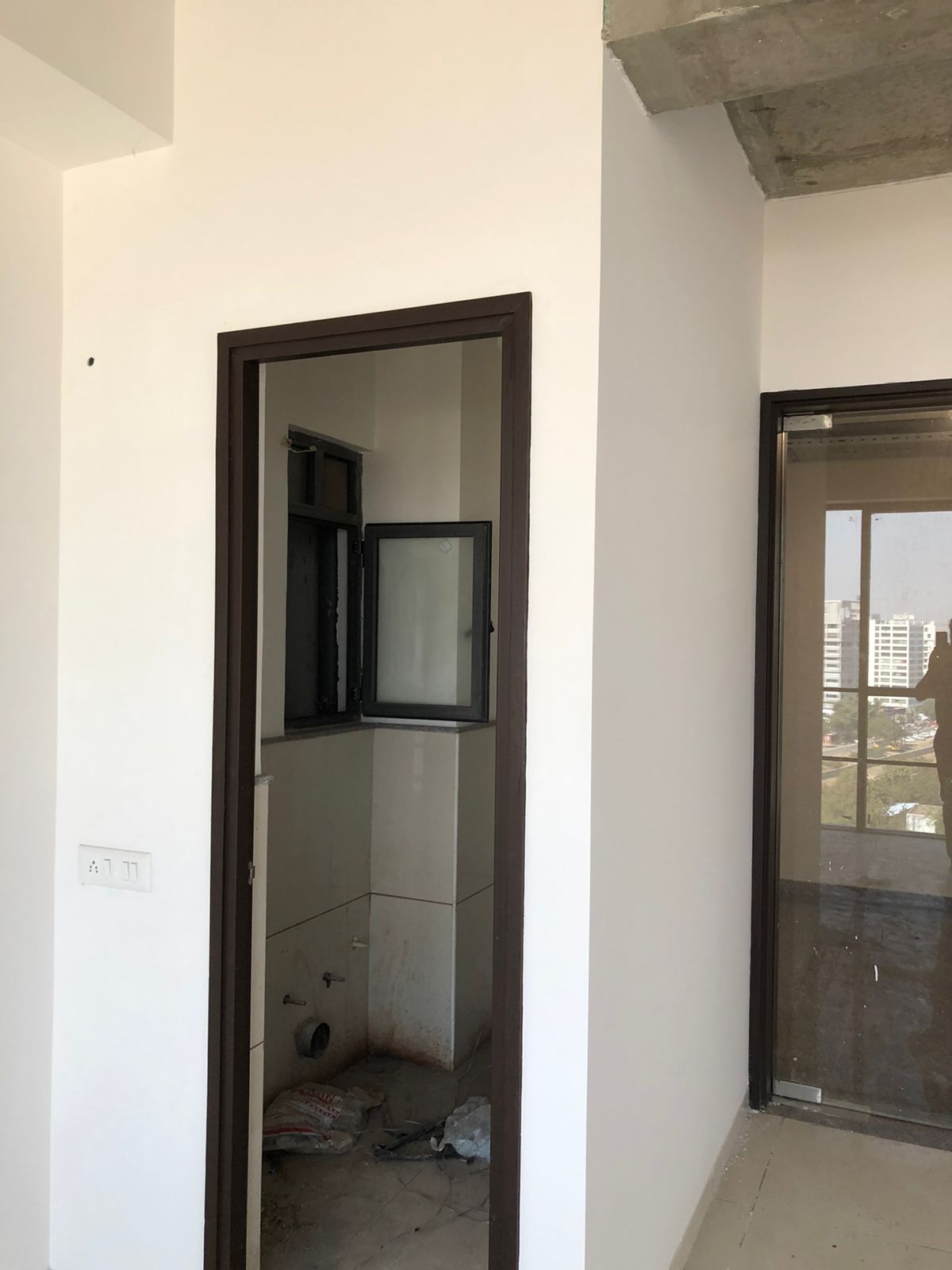 880 Sq. Ft. Commercial Office for Rent in Sg Highway Ahmedabad - Media 4