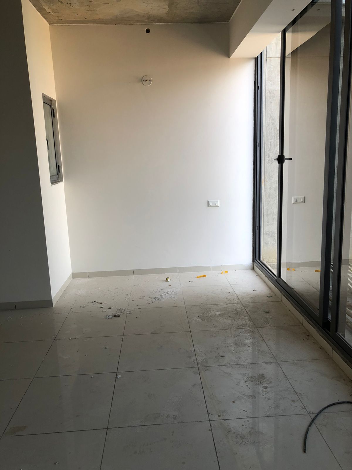 880 Sq. Ft. Commercial Office for Rent in Sg Highway Ahmedabad - Media 2