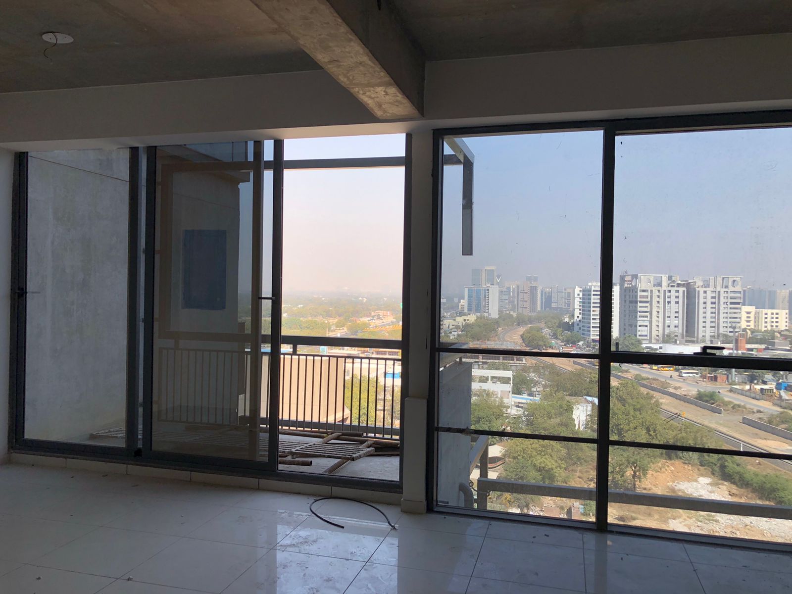 880 Sq. Ft. Commercial Office for Rent in Sg Highway Ahmedabad - Media 7