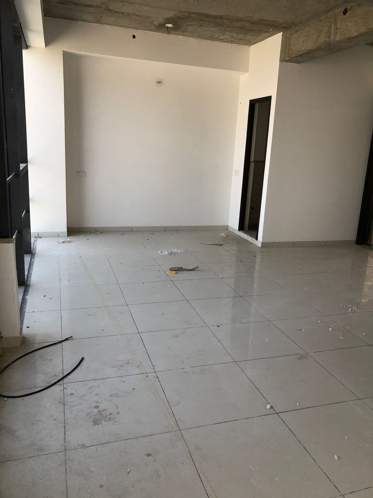 880 Sq. Ft. Commercial Office for Rent in Sg Highway Ahmedabad - Media 10