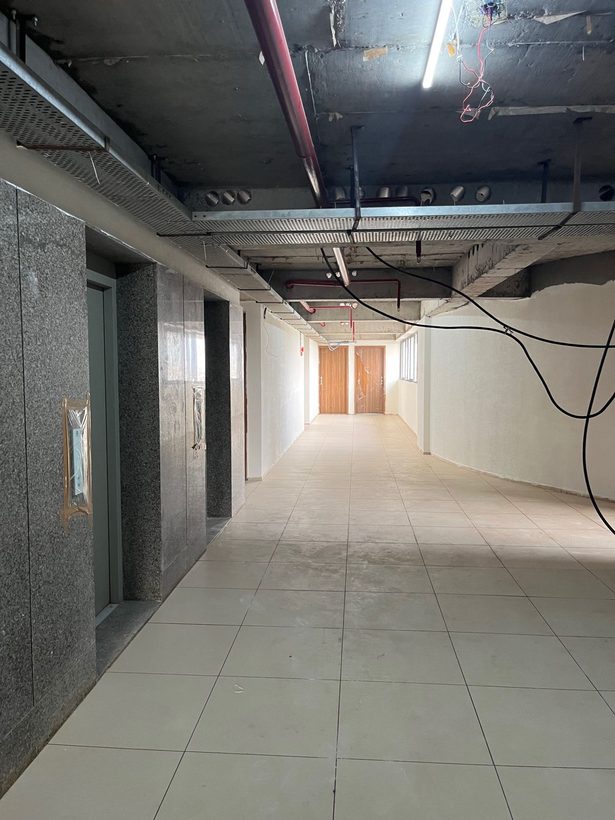 875 Sq. Ft. Commercial Office for Rent in Sola Ahmedabad - Media 5