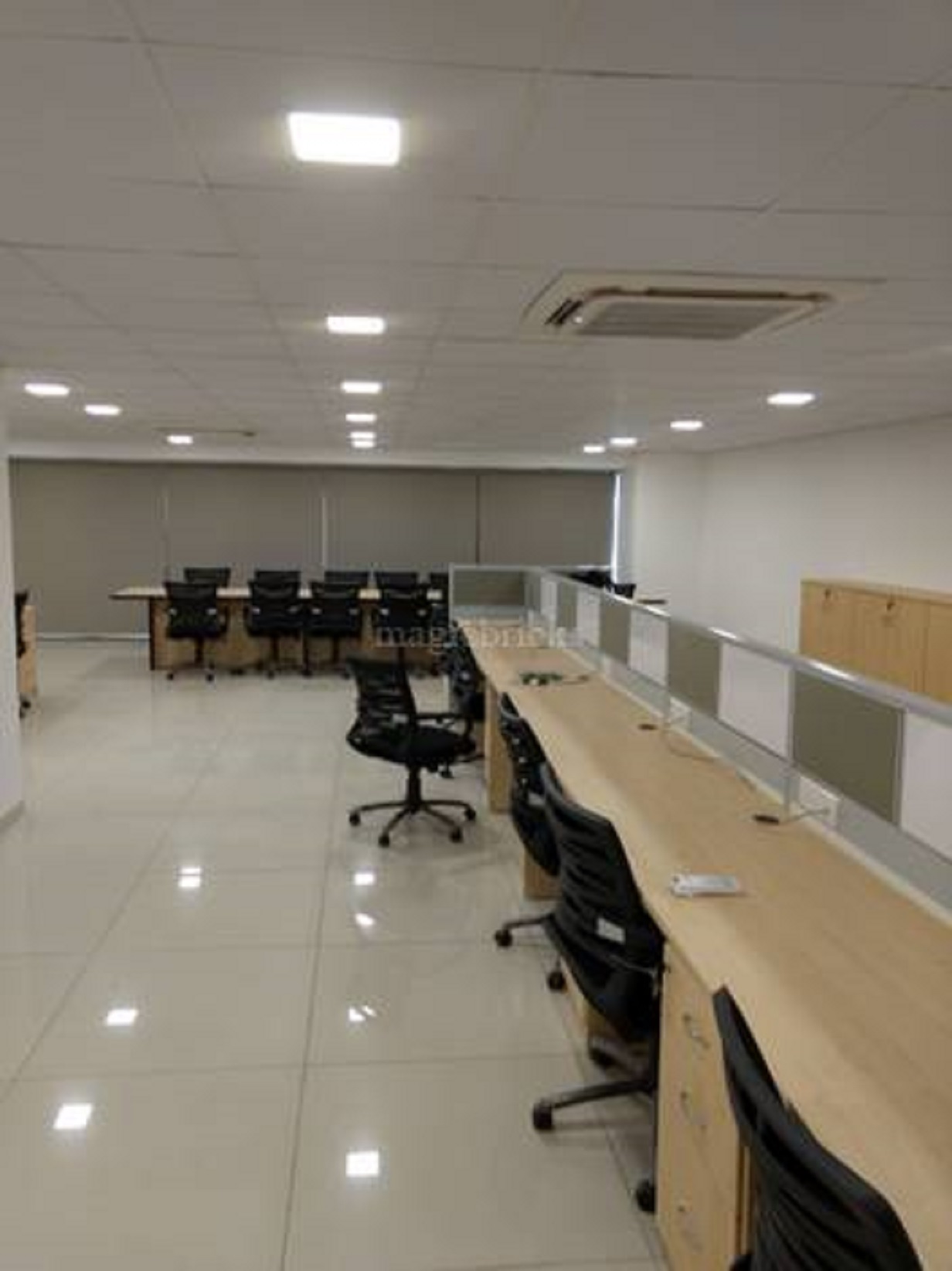 2550 Sq. Ft. Commercial Office for Rent in Prahladnagar Ahmedabad - Media 3
