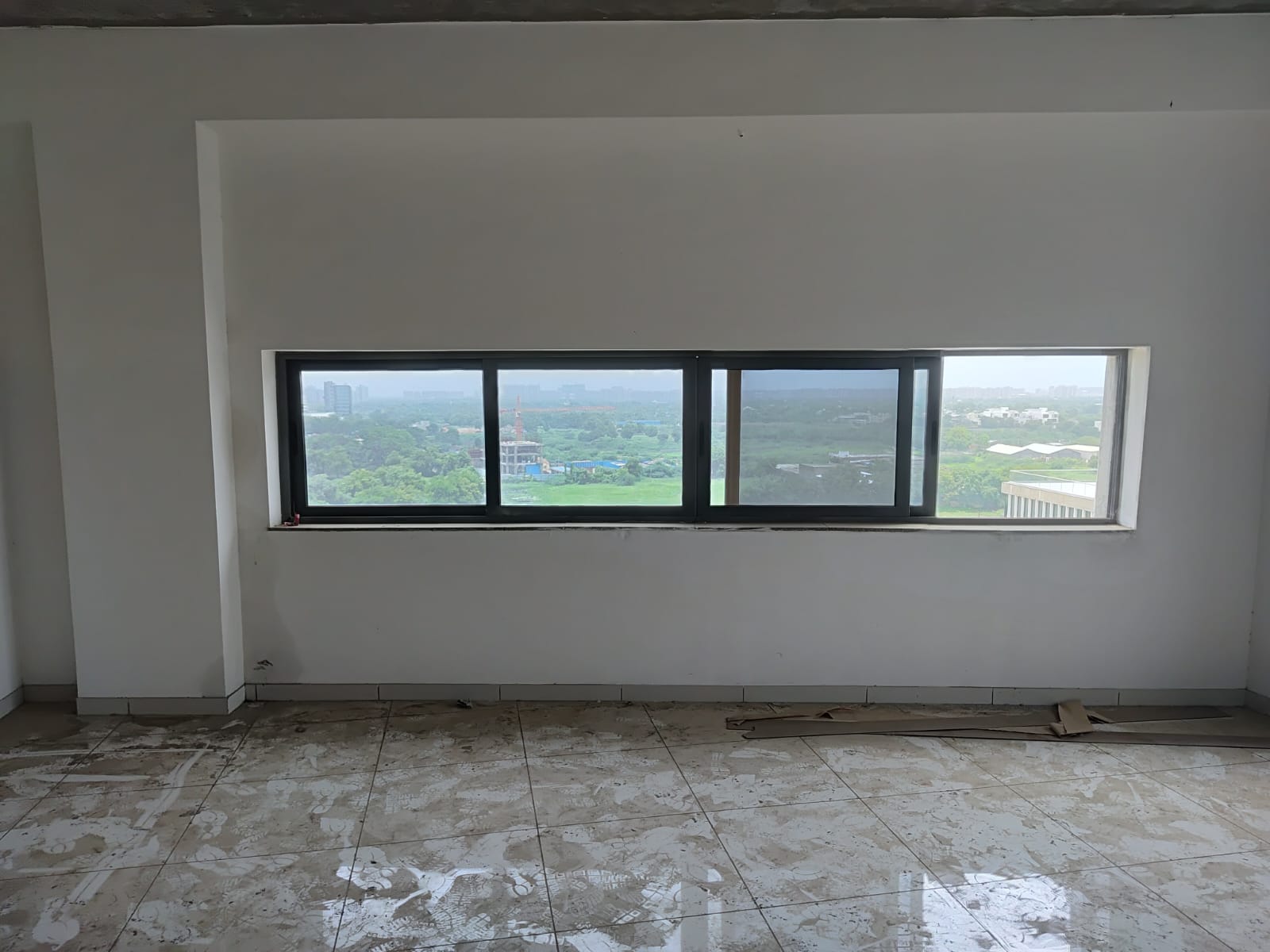 712 Sq. Ft. Commercial Office for Rent in Sg Highway Ahmedabad - Media 4