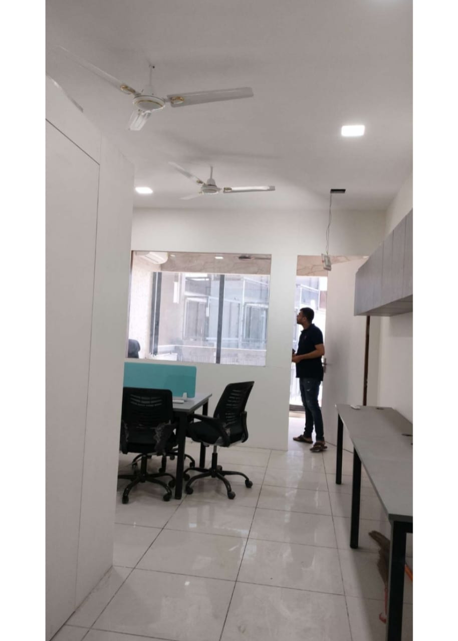 760 Sq. Ft. Commercial Office for Rent in Sg Highway Ahmedabad - Media 3