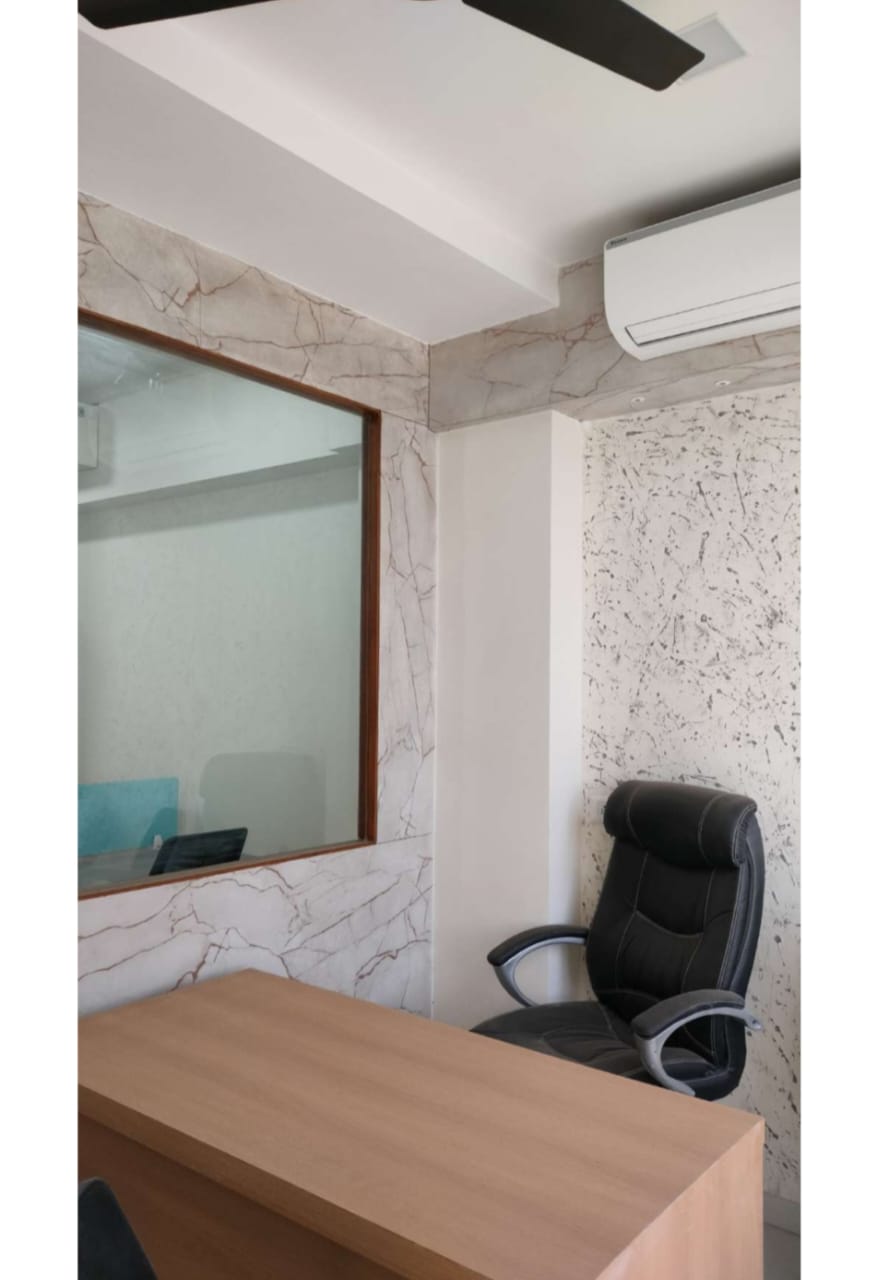 760 Sq. Ft. Commercial Office for Rent in Sg Highway Ahmedabad - Media 2