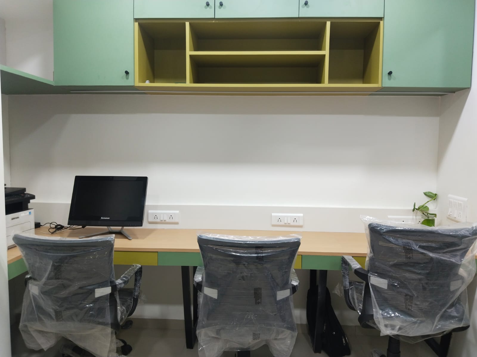 700 Sq. Ft. Commercial Office for Rent in Rajpath Club Road Ahmedabad - Media 2