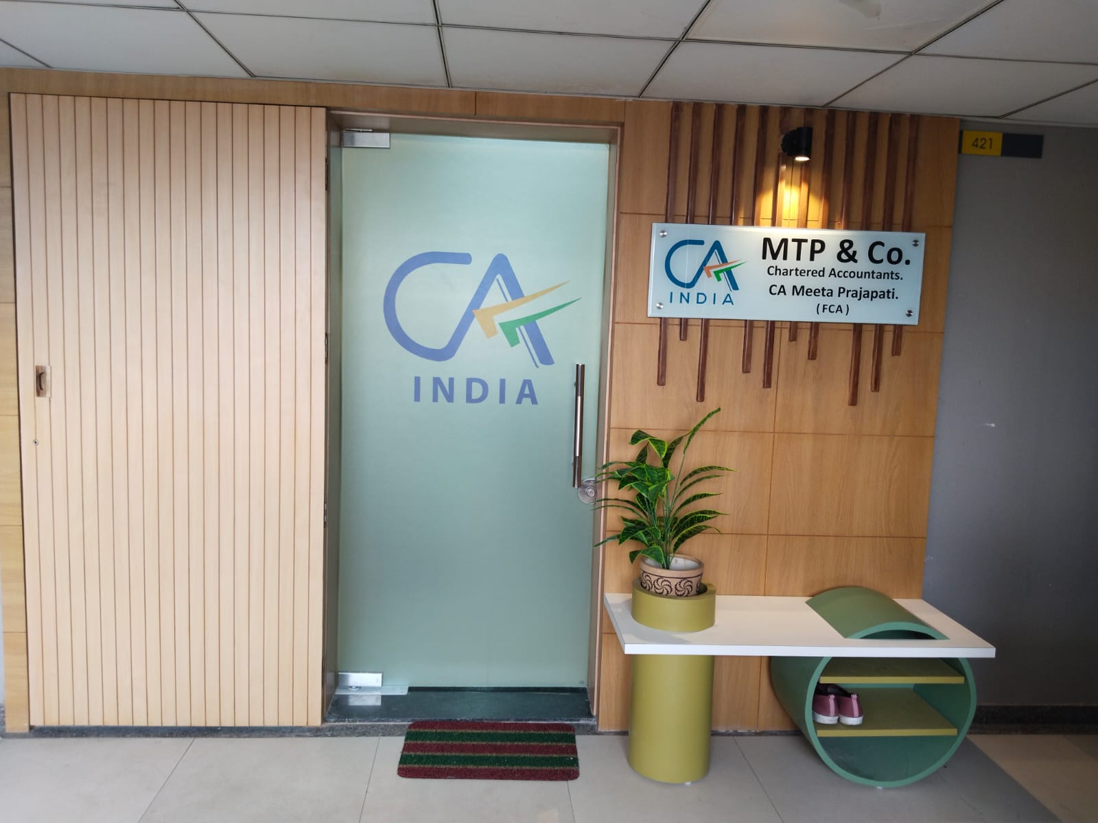 700 Sq. Ft. Commercial Office for Rent in Rajpath Club Road Ahmedabad - Media 6