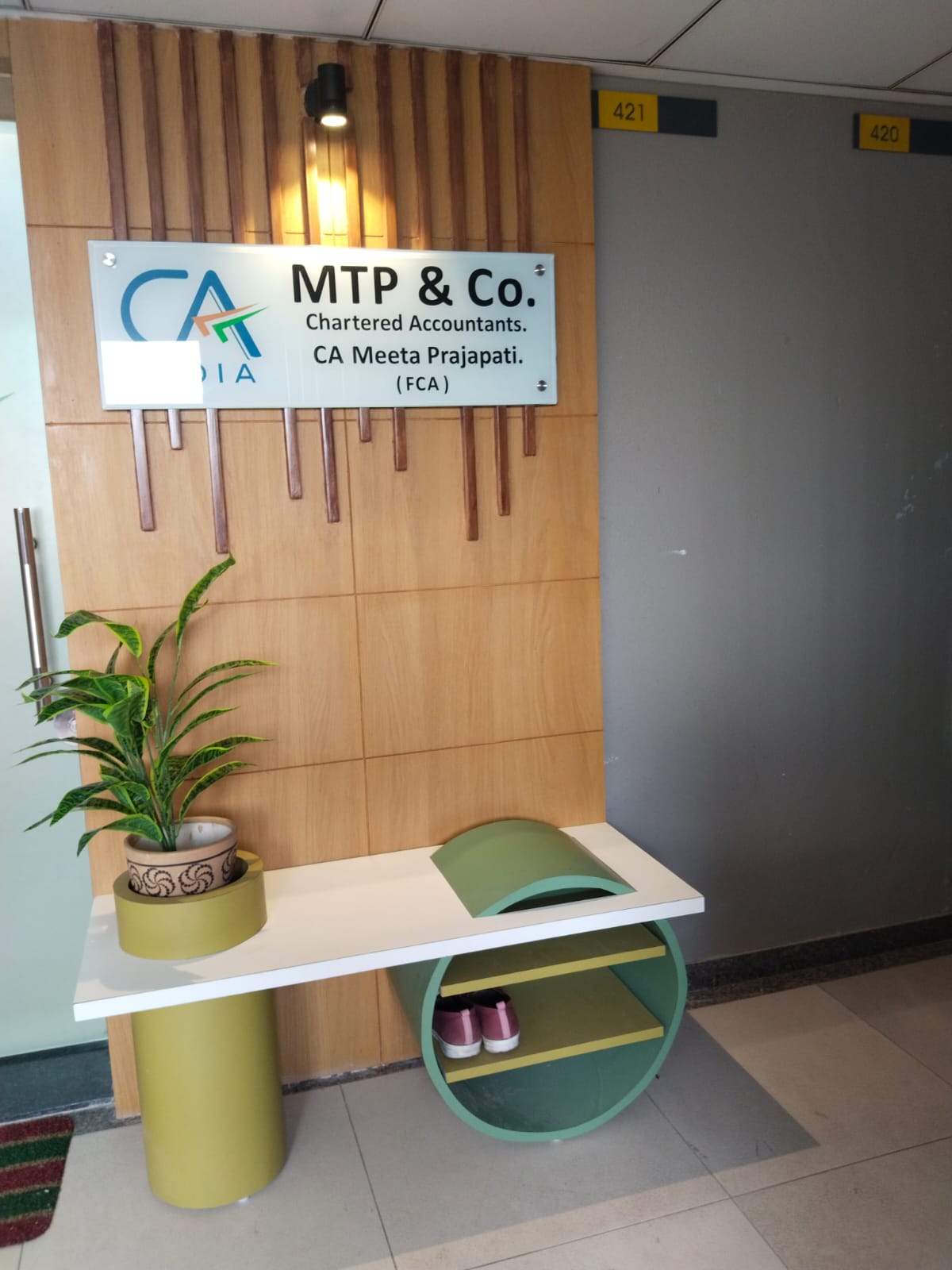 700 Sq. Ft. Commercial Office for Rent in Rajpath Club Road Ahmedabad - Media 5