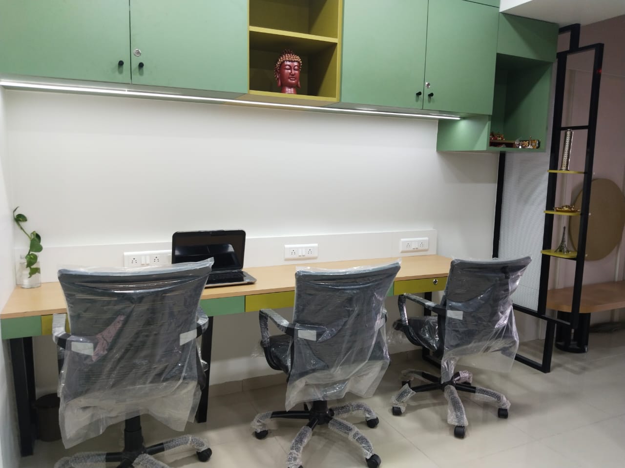 700 Sq. Ft. Commercial Office for Rent in Rajpath Club Road Ahmedabad - Media 4
