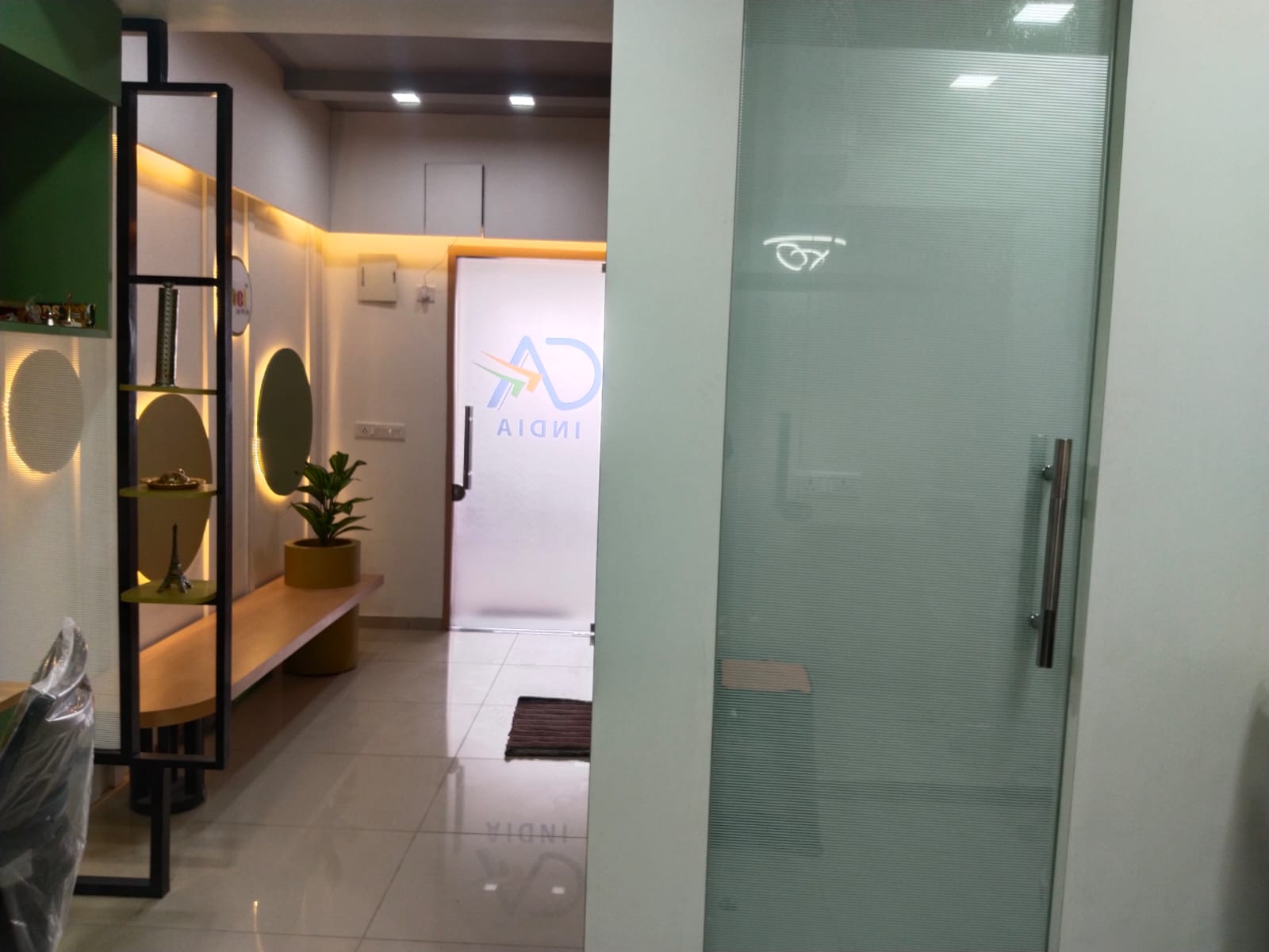 700 Sq. Ft. Commercial Office for Rent in Rajpath Club Road Ahmedabad - Media 12