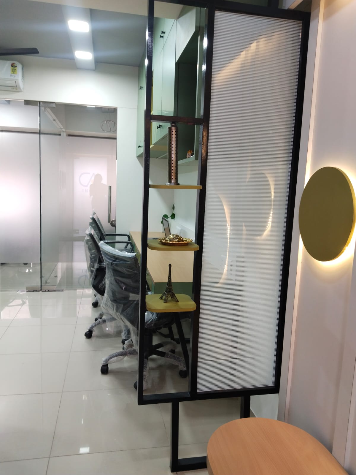 700 Sq. Ft. Commercial Office for Rent in Rajpath Club Road Ahmedabad - Media 11