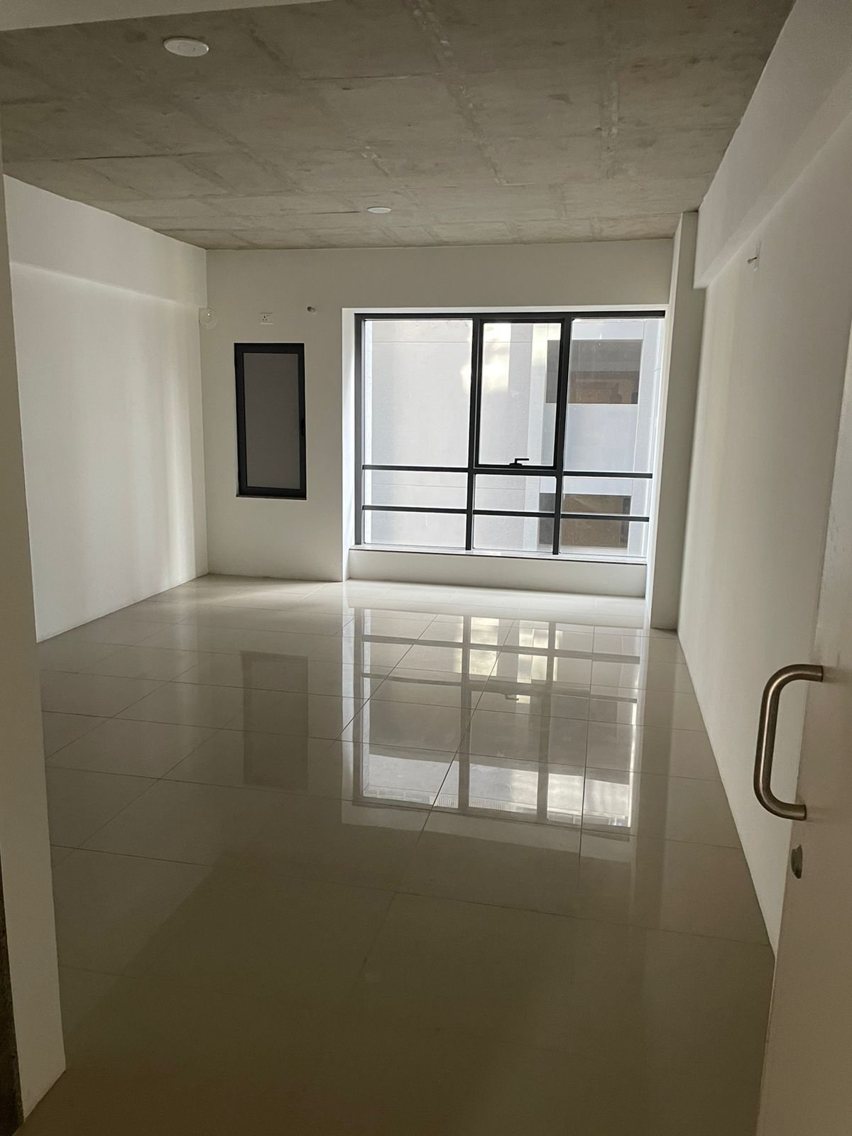 590 Sq. Ft. Commercial Office for Rent in Makarba Ahmedabad - Media 2