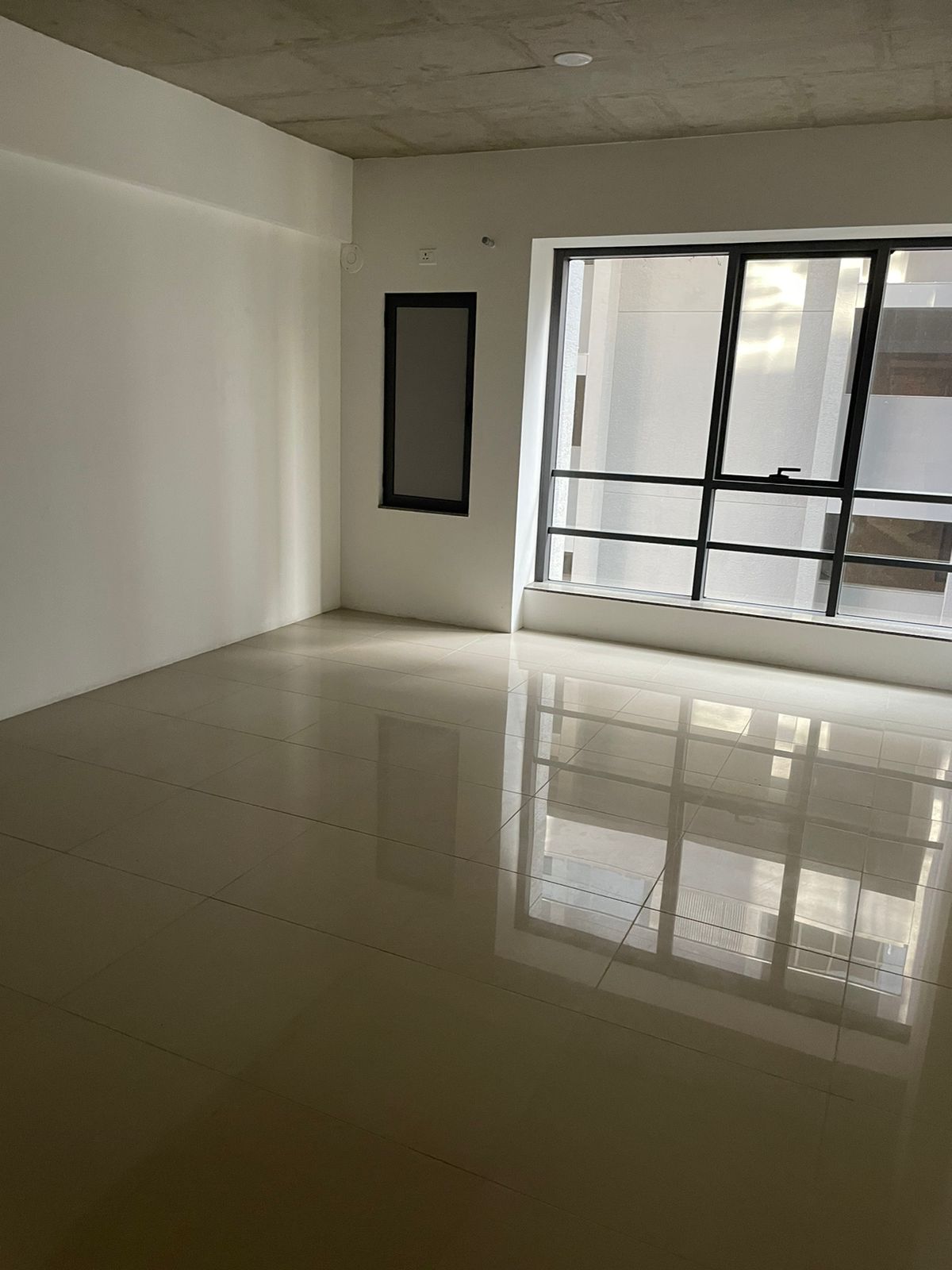 590 Sq. Ft. Commercial Office for Rent in Makarba Ahmedabad - Media 5