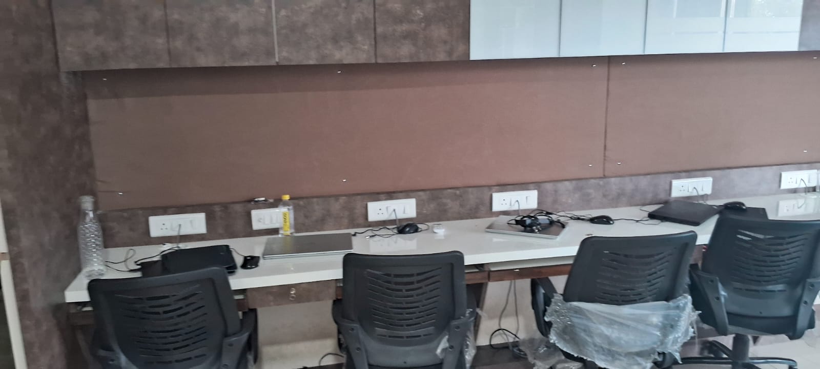 600 Sq. Ft. Commercial Office for Rent in Makarba Ahmedabad - Media 3