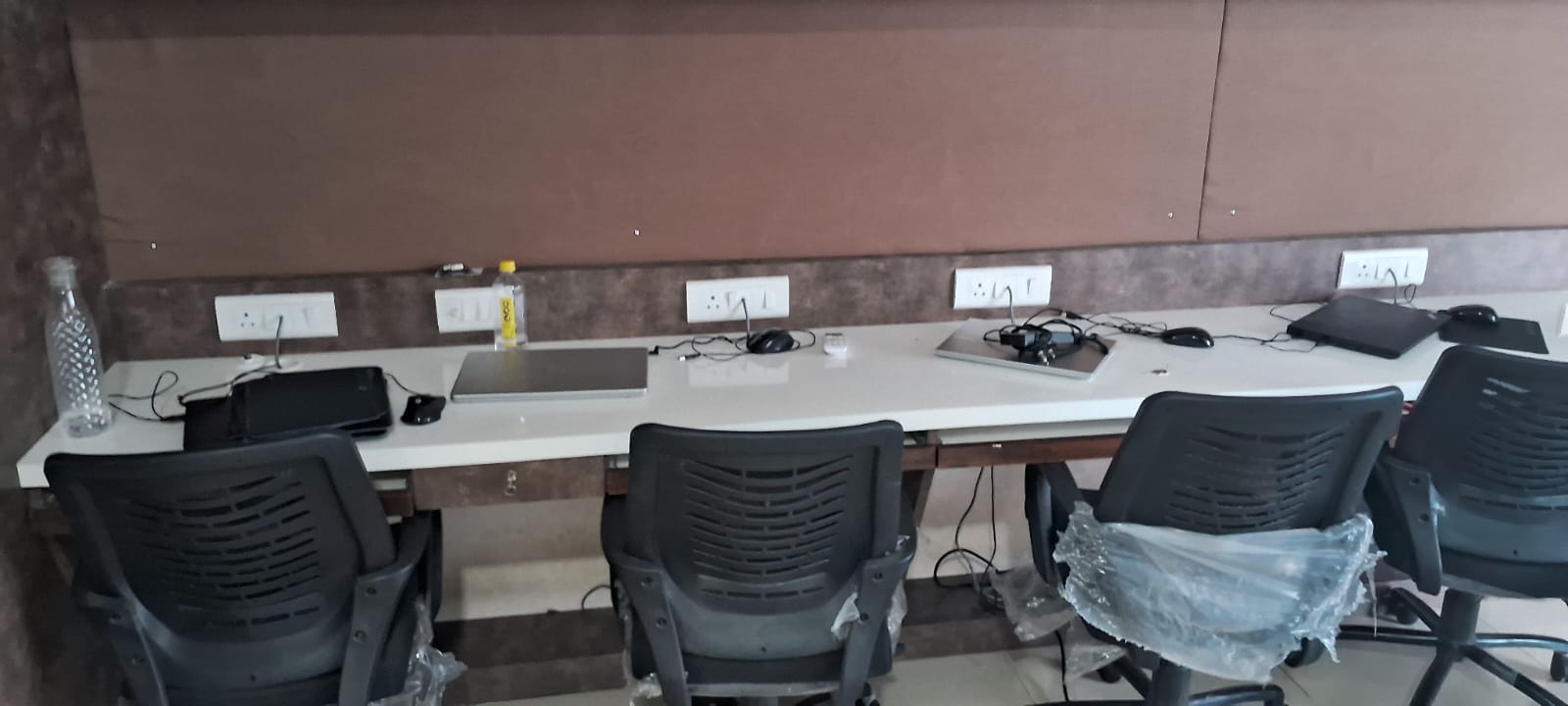 600 Sq. Ft. Commercial Office for Rent in Makarba Ahmedabad - Media 7