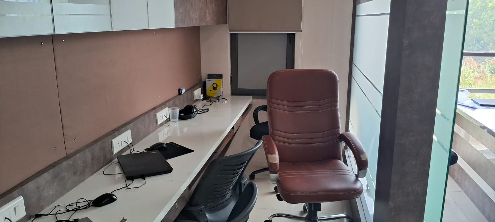 600 Sq. Ft. Commercial Office for Rent in Makarba Ahmedabad - Media 5