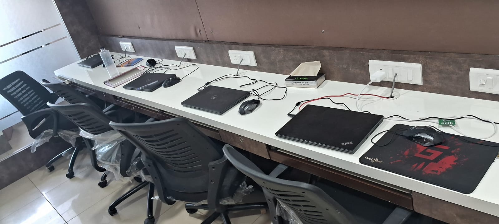 600 Sq. Ft. Commercial Office for Rent in Makarba Ahmedabad - Media 2