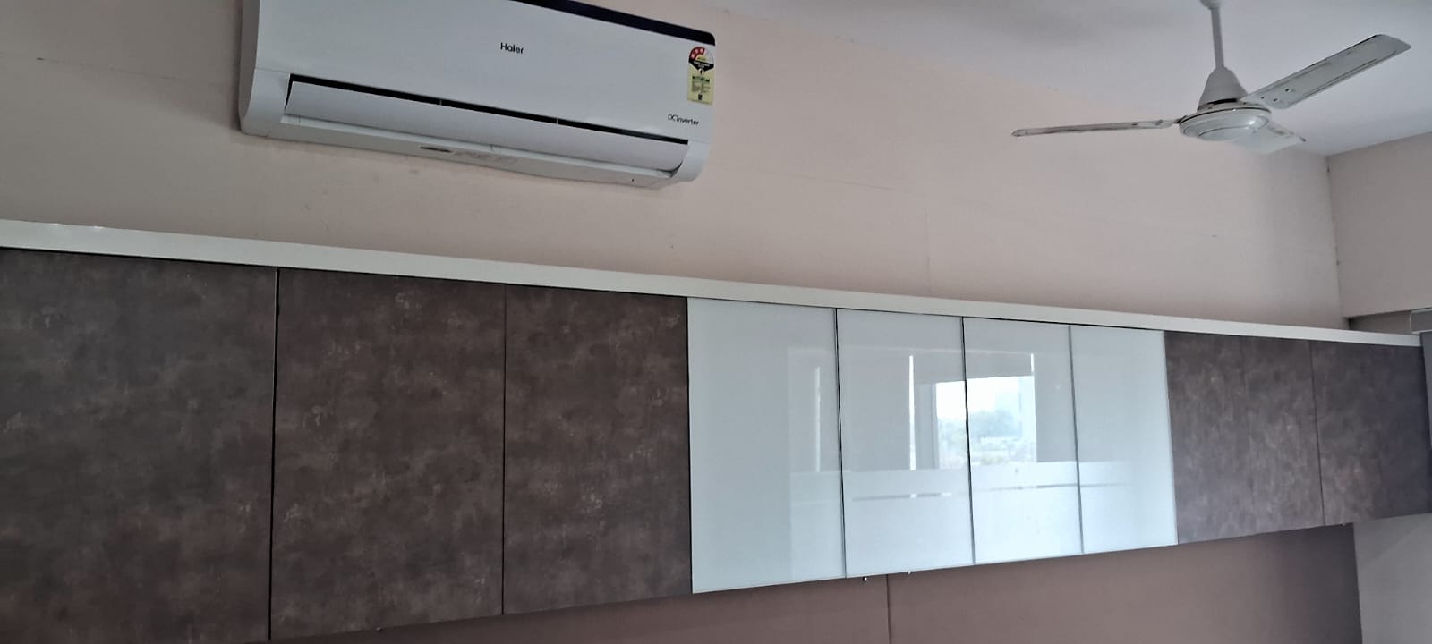 600 Sq. Ft. Commercial Office for Rent in Makarba Ahmedabad - Media 6