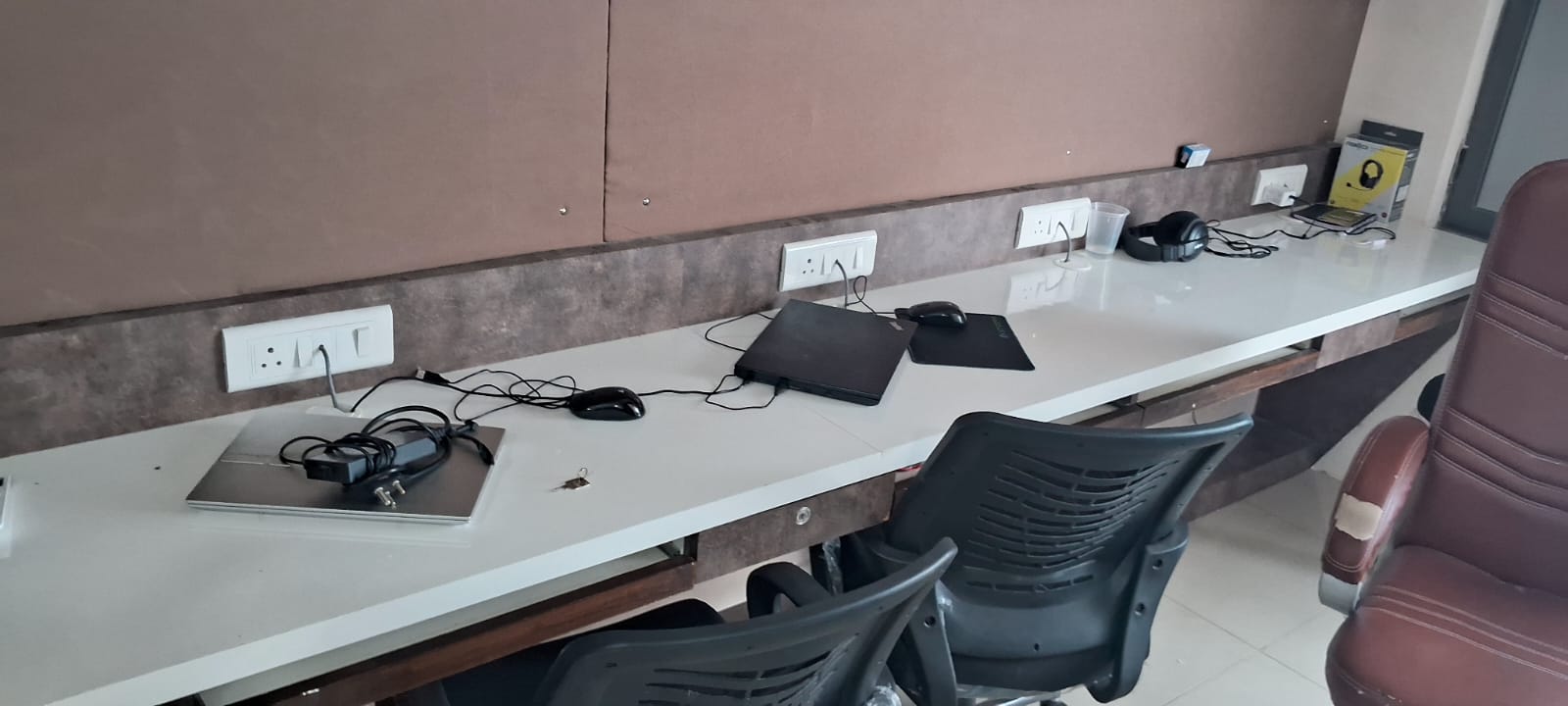 600 Sq. Ft. Commercial Office for Rent in Makarba Ahmedabad - Media 11