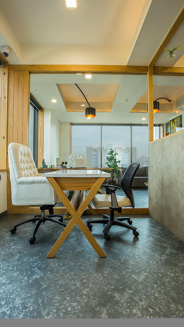 Office 884 Sq. Ft. Commercial Office for Rent in Sindhu Bhavan Road Ahmedabad
