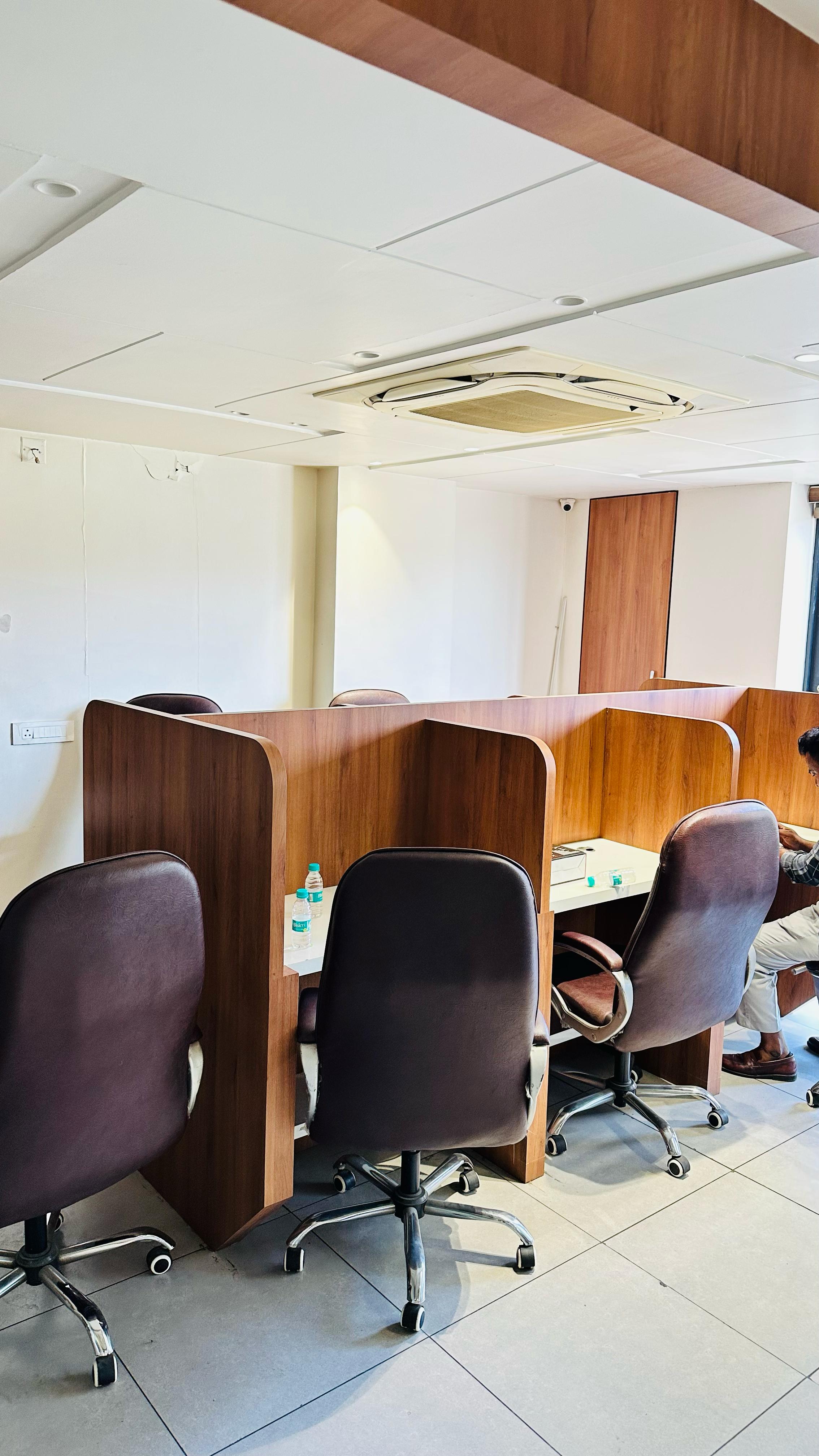 1475 Sq. Ft. Commercial Office for Rent in Prahladnagar Ahmedabad