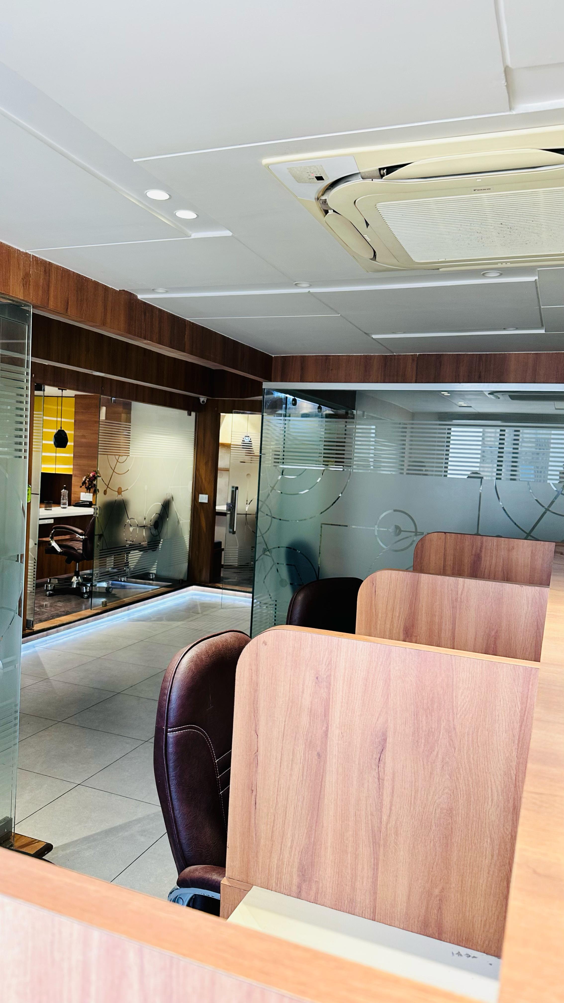 1475 Sq. Ft. Commercial Office for Rent in Prahladnagar Ahmedabad - Media 9