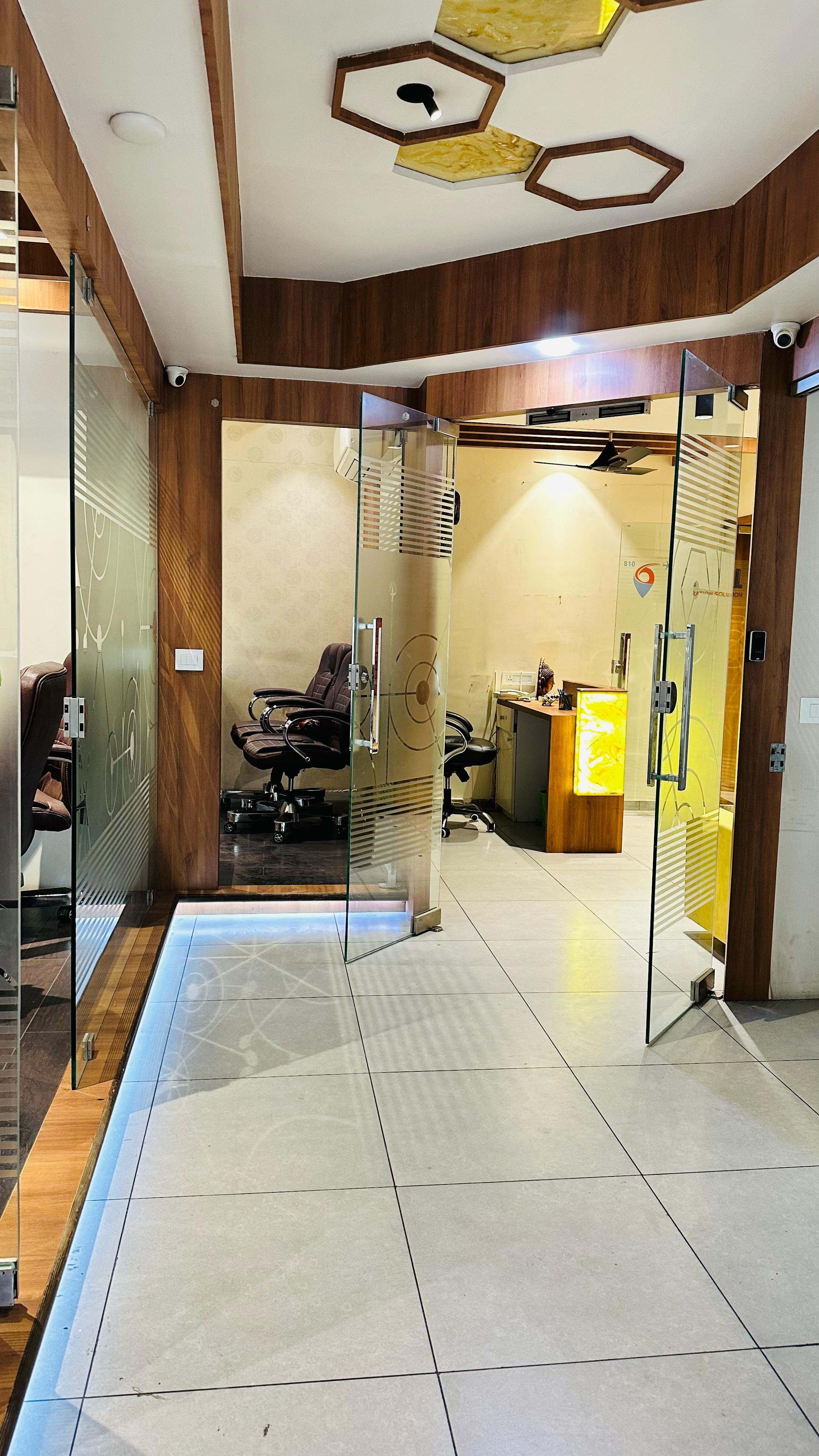 1475 Sq. Ft. Commercial Office for Rent in Prahladnagar Ahmedabad - Media 7
