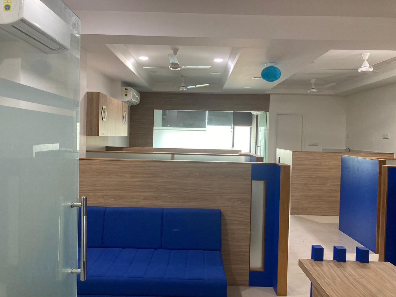 1000 Sq. Ft. Commercial Office for Rent in Prahladnagar Ahmedabad - Media 3